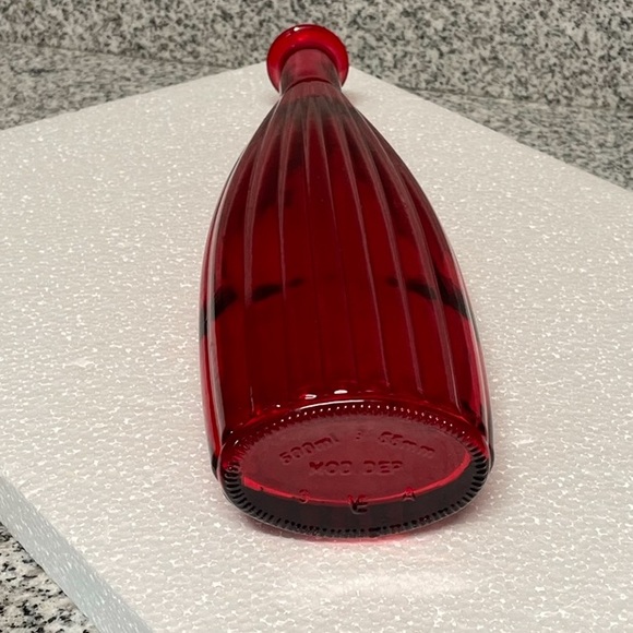 Mod Dep Beautiful Red Ribbed Decanter small round opening & small oval base Jar - Picture 6 of 10